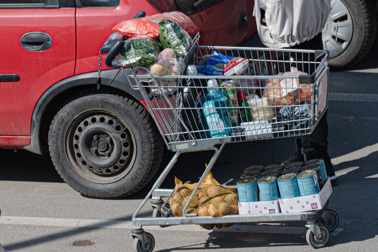 Ezeknél az élelmiszereknél marad az árrésstop szeptember 30-ig